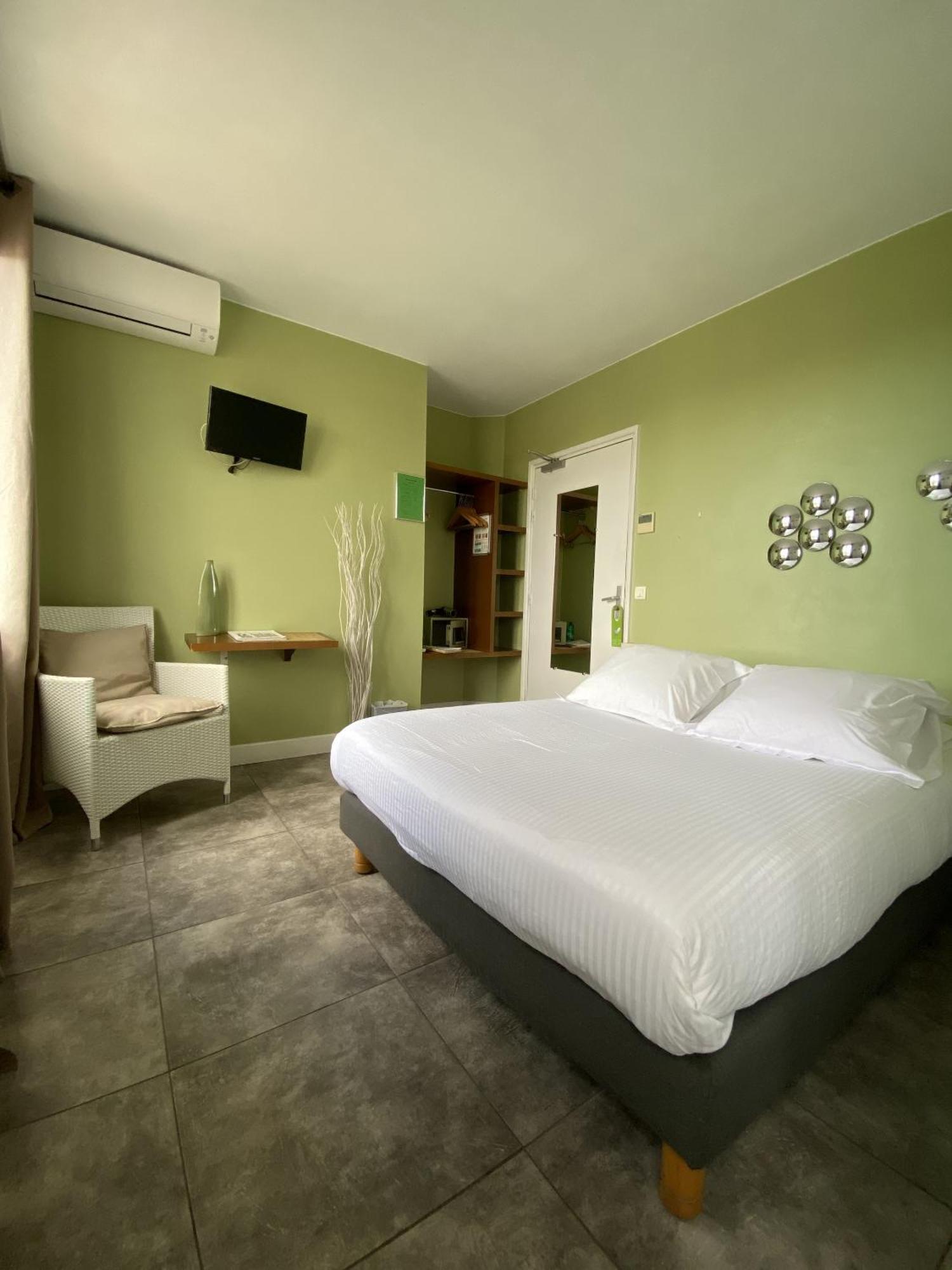 Hotel La Rotonde Ла-Круа-Вальме Екстер'єр фото