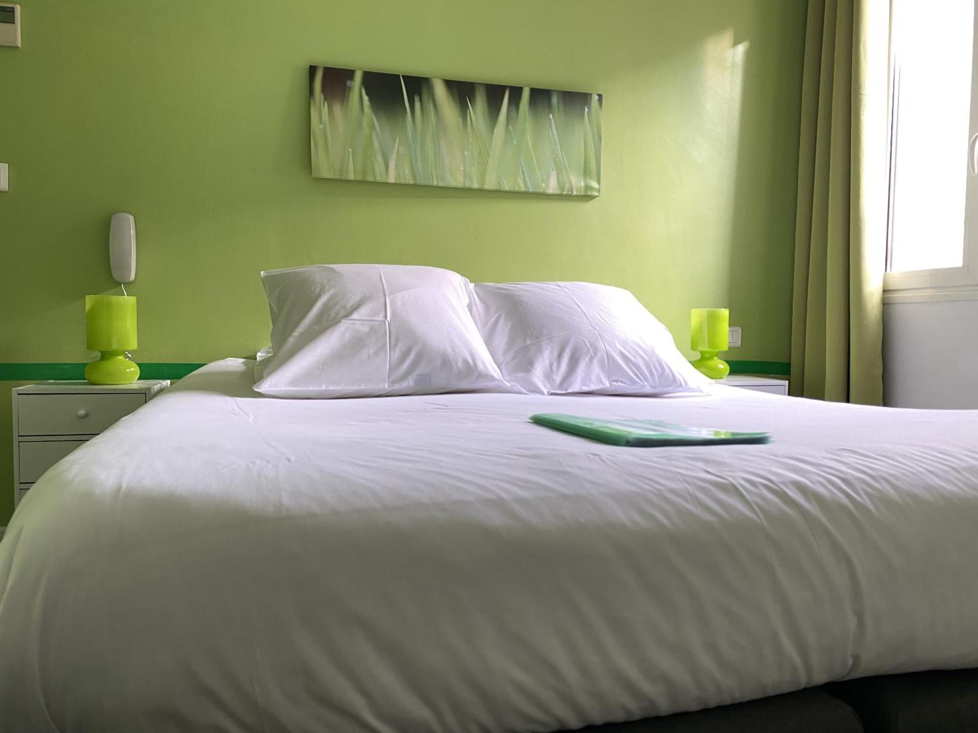 Hotel La Rotonde Ла-Круа-Вальме Екстер'єр фото