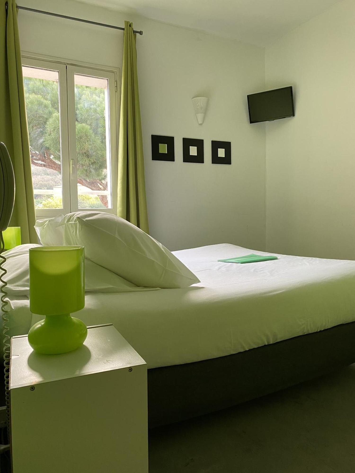 Hotel La Rotonde Ла-Круа-Вальме Екстер'єр фото